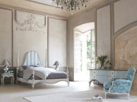 Duża klasyczna sypialnia niebieskie akcenty