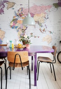 Mapa świata na ścianie w jadalni