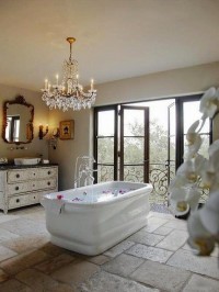 Piękna klasyczna łazienka
