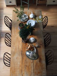 Stół dębowy w kuchni