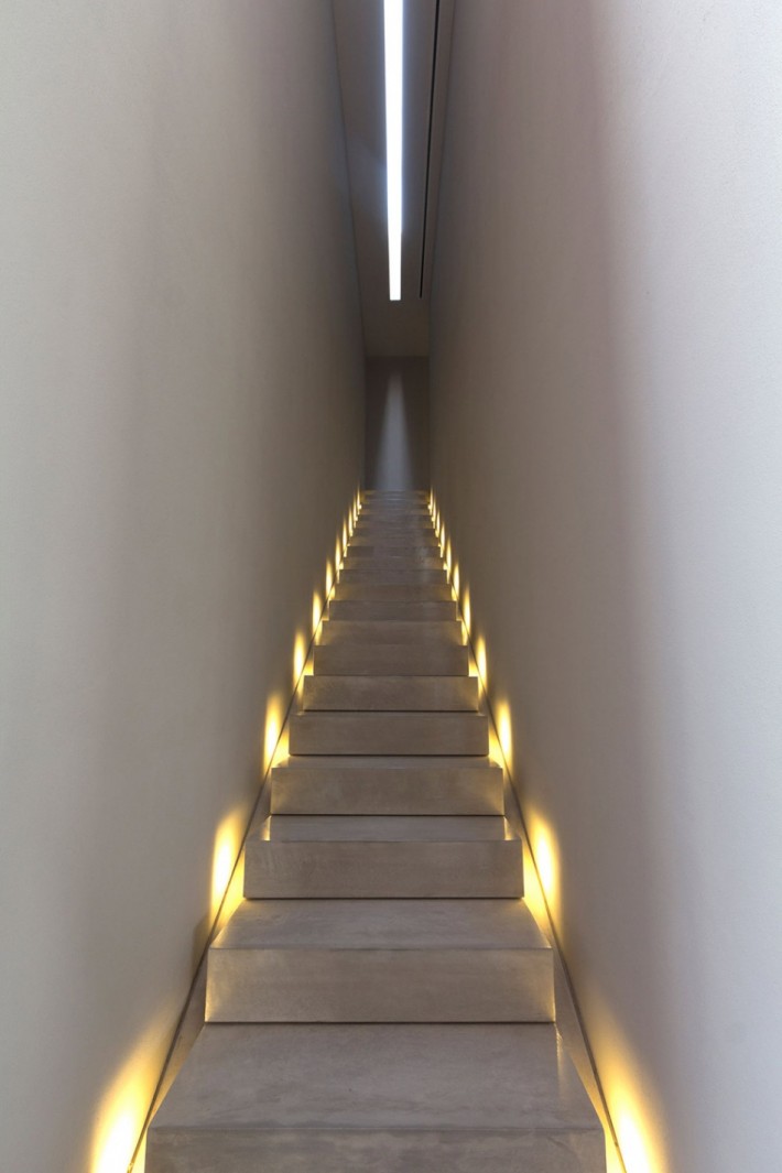betonowe podświetlane schody