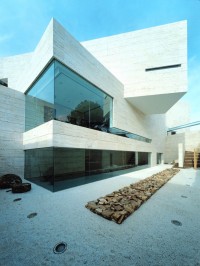 biały dom nowoczesna architektura duże przeszklenia