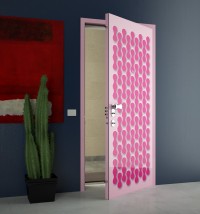 dekoracyjne różowe drzwi