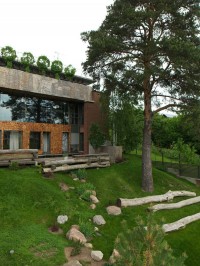 dom na wzgórzu w Rosji