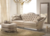 elegancka luksusowa beżowa sofa