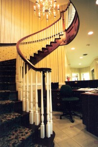 eleganckie schody łukowe
