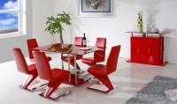 jadalnia czerwone krzesła i stół