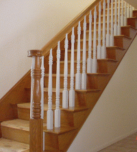 klasyczne drewniane schody