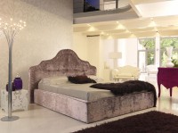 luksusowa sypialnia różowe łóżko