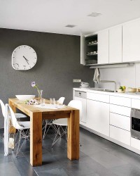 mała biała kuchnia szare ściany