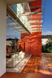 nowoczesny drewniany taras szklana ściana