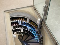 piwnica na wino spiralne schody