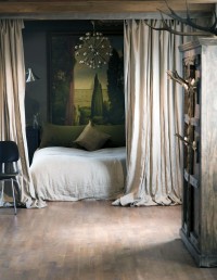 romantyczna sypialnia z dekoracyjną ścianą