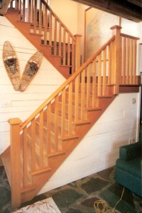 typowe drewniane schody