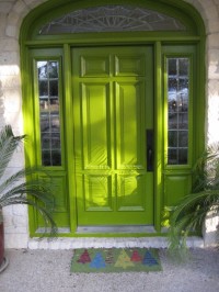 zielone drzwi wejściowe