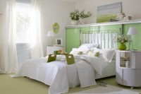 zielono biała sypialnia
