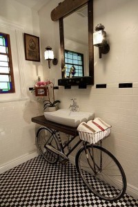 Łazienka z rowerem