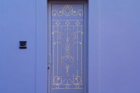 niebieskie drzwi