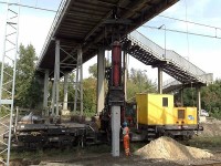 Pale prefabrykowane pod słupy sieci trakcyjnej, Linia kolejowa E 65 Warszawa – Gdynia